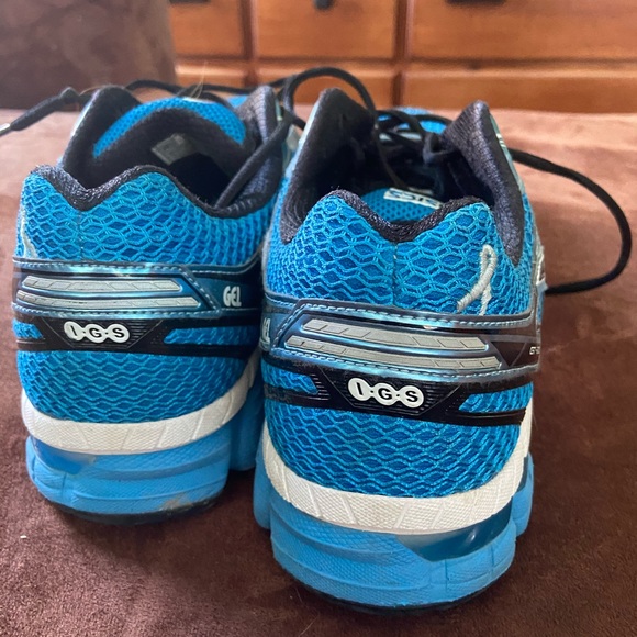 Running shoes - Picture 4 of 7